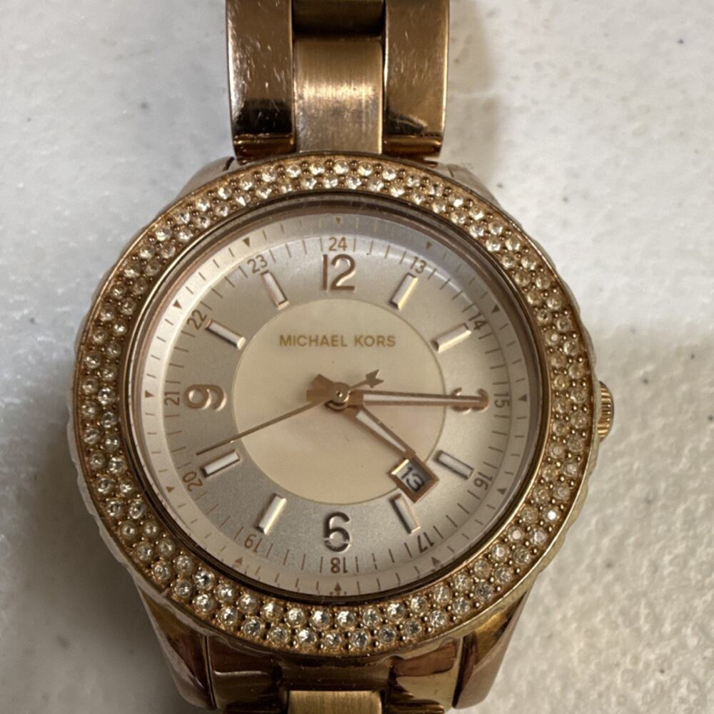 Michael Kors Women's Wristwatch MK-5403 6.25” Band 33mm Case New Battery (G18)